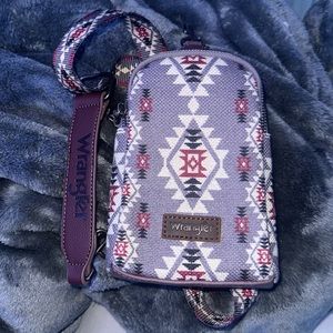 Wrangler cross body